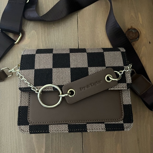 Ivy and Taylor crossbody bag in coffee - Picture 4 of 5